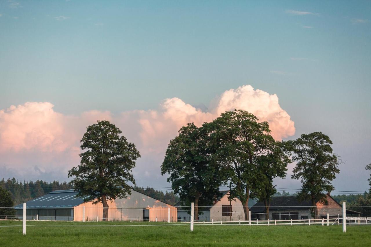 Hotel Noce I Dnie Postołowo Exteriér fotografie